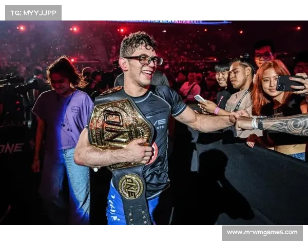 蝇量级降服缠斗冠军赛：米仓大贵挑战雷斯柔术技术